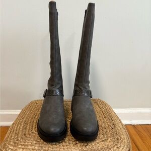 Naturalizer Boots in Taupe. Size 9 1/2 W.